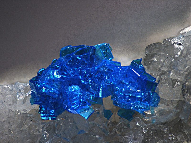 Lemanskiite rosette aggregate